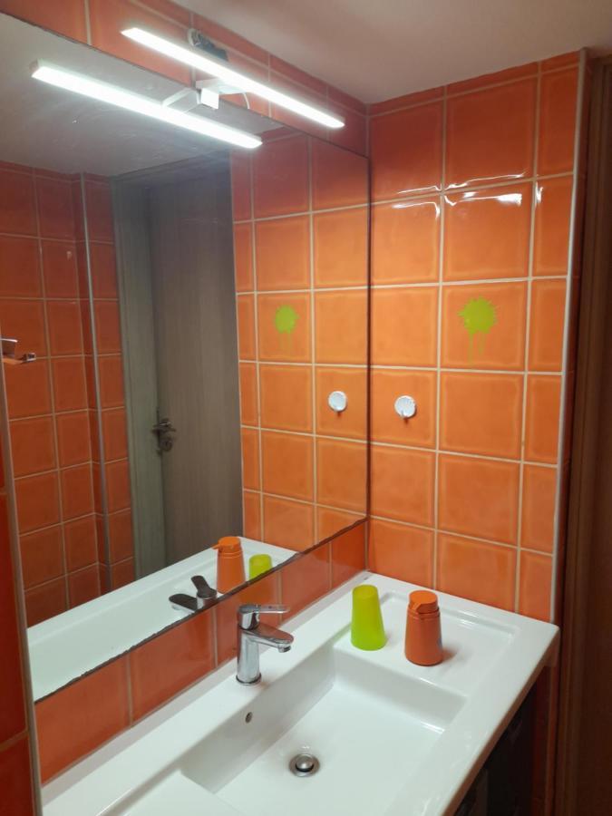 Bright Floor Apartment! Appartement