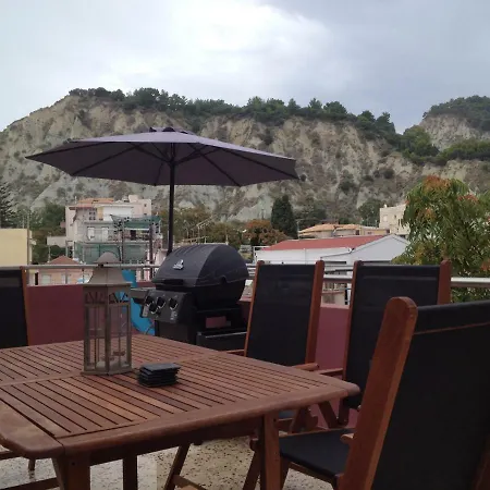 Bright top floor apartment! Zakynthos Buitenkant foto